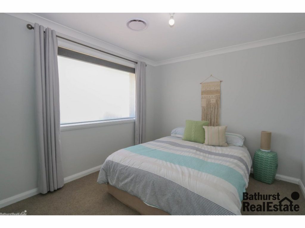 71 Graham Drive, Kelso NSW 2795 - photo 10
