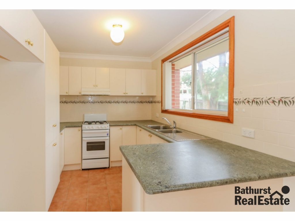 10 Mooney Valley Place, West Bathurst NSW 2795 - McGrath Central West