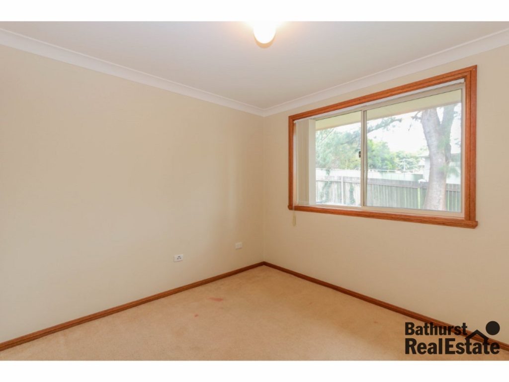 10 Mooney Valley Place, West Bathurst NSW 2795 - photo 6