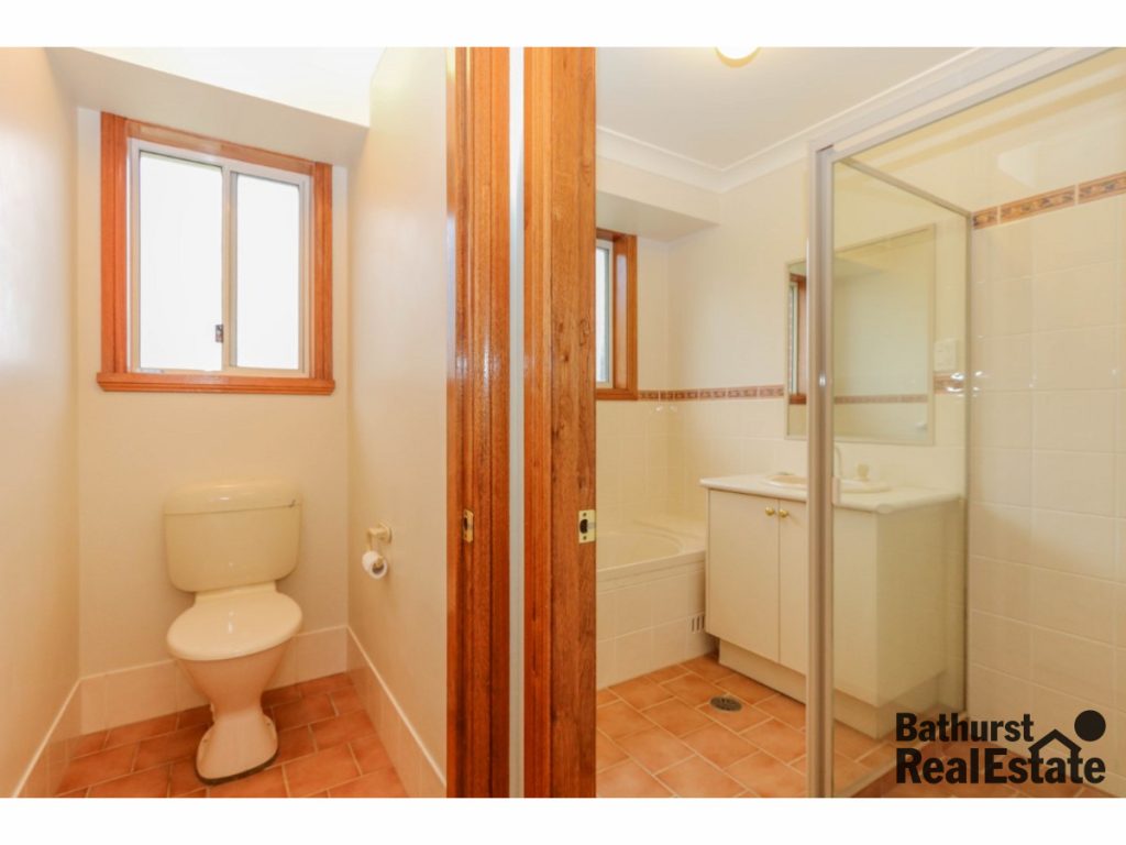 10 Mooney Valley Place, West Bathurst NSW 2795 - photo 7