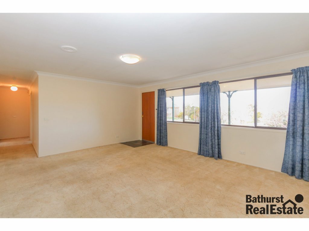72 Lavelle Street, Windradyne NSW 2795 - photo 2