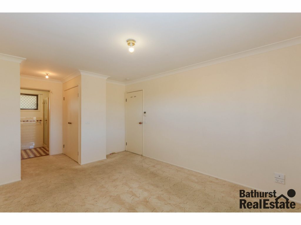 72 Lavelle Street, Windradyne NSW 2795 - photo 4