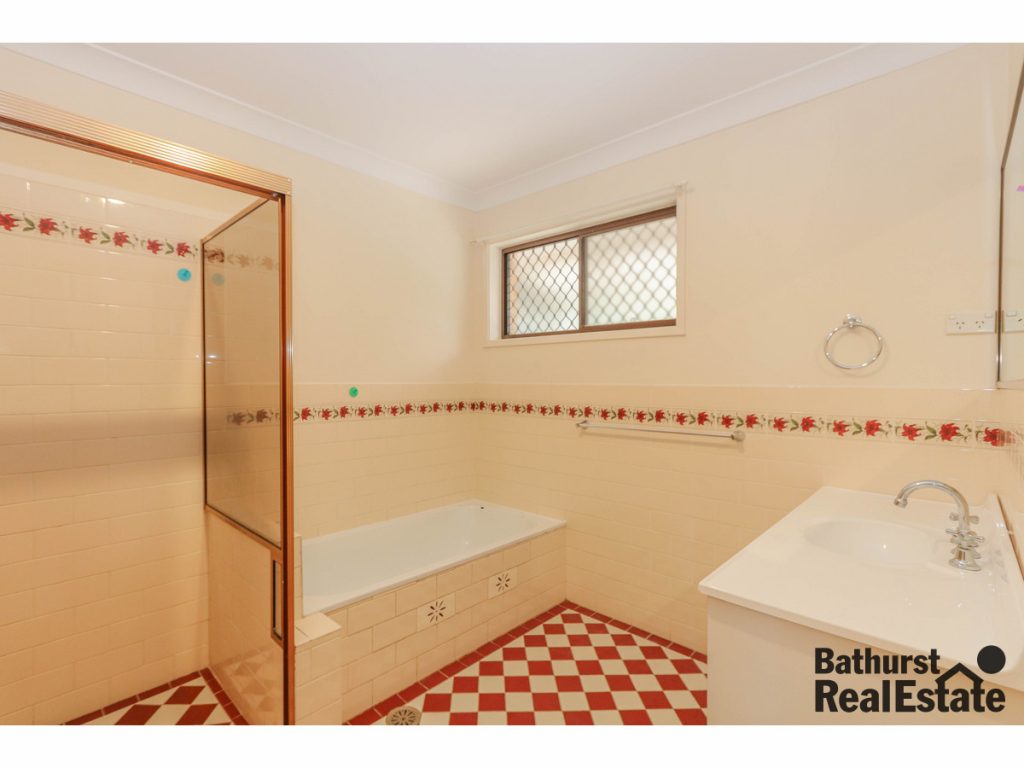 72 Lavelle Street, Windradyne NSW 2795 - photo 8