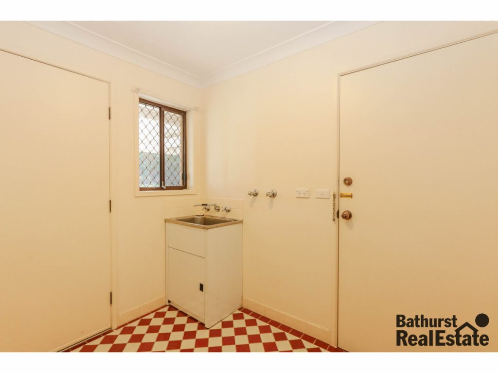 72 Lavelle Street, Windradyne NSW 2795 - photo 9