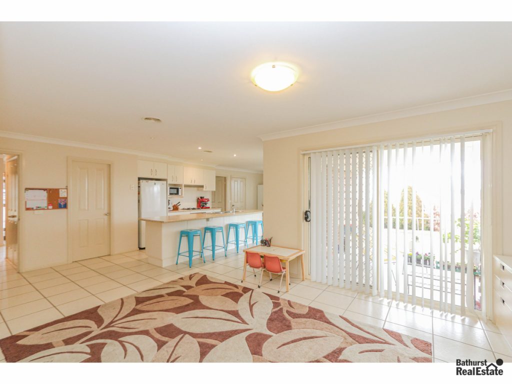 9 Arnold Court, Kelso NSW 2795 - photo 11
