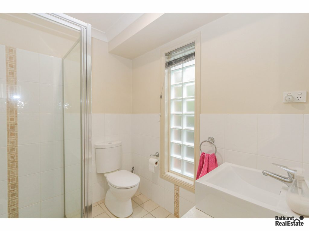 9 Arnold Court, Kelso NSW 2795 - photo 6