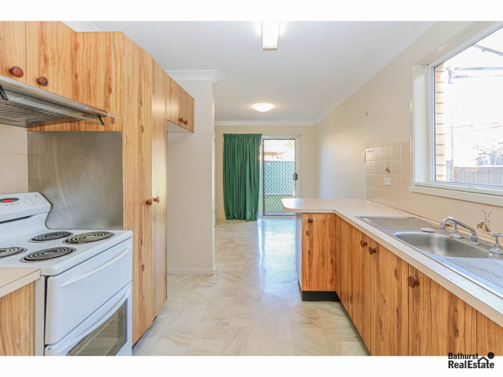 8/75 Lambert Street, Bathurst NSW 2795 - photo 2