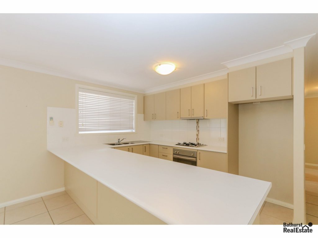 4/14 Seymour Street, Bathurst NSW 2795 - photo 2