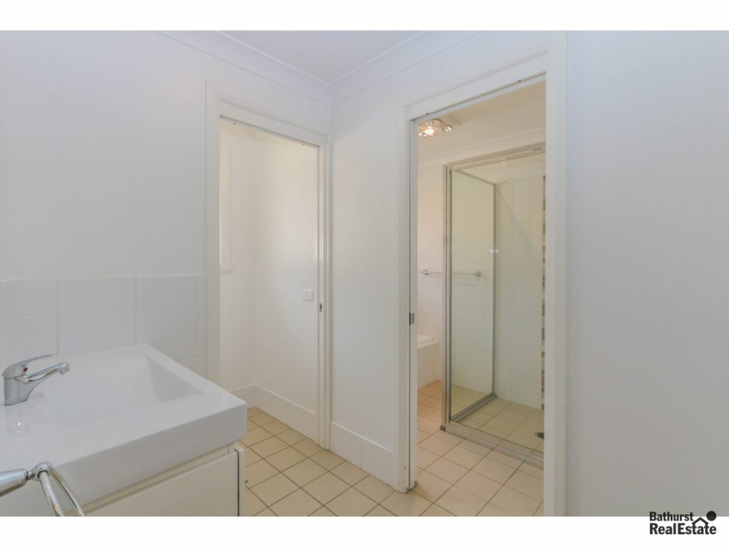 4/14 Seymour Street, Bathurst NSW 2795 - photo 8