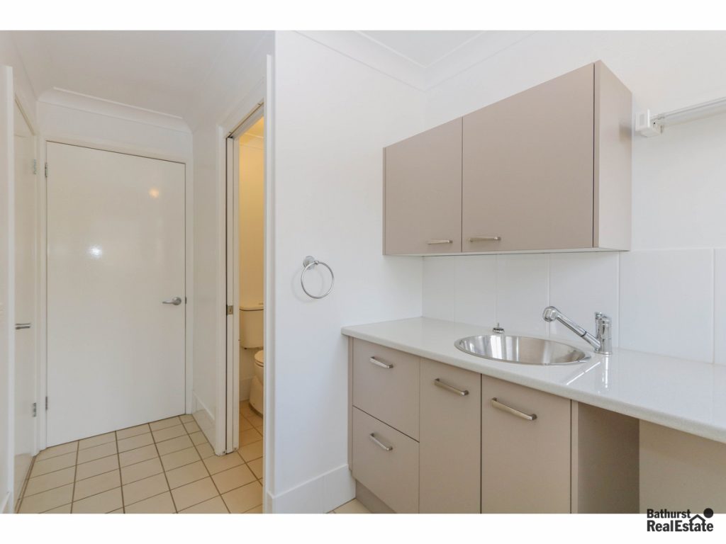 4/14 Seymour Street, Bathurst NSW 2795 - photo 9
