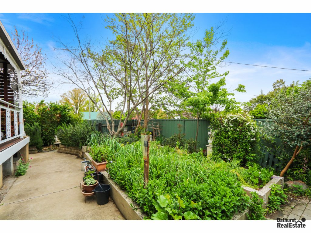 324 Stewart Street, Bathurst NSW 2795 - photo 8