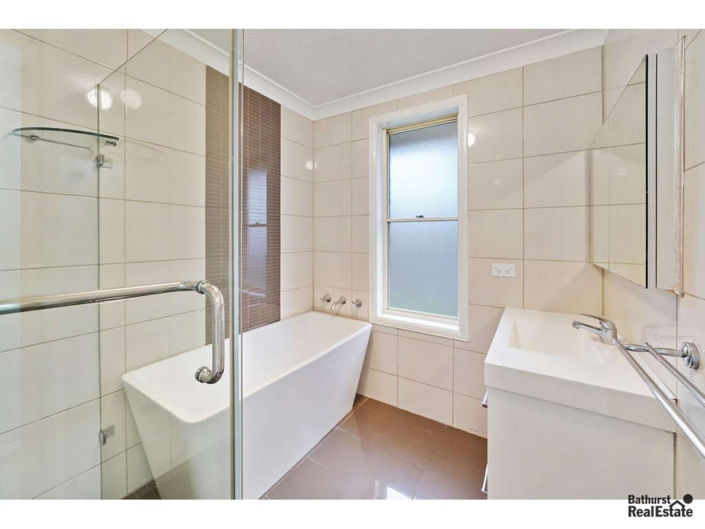 15 Messenger Street, Windradyne NSW 2795 - photo 12