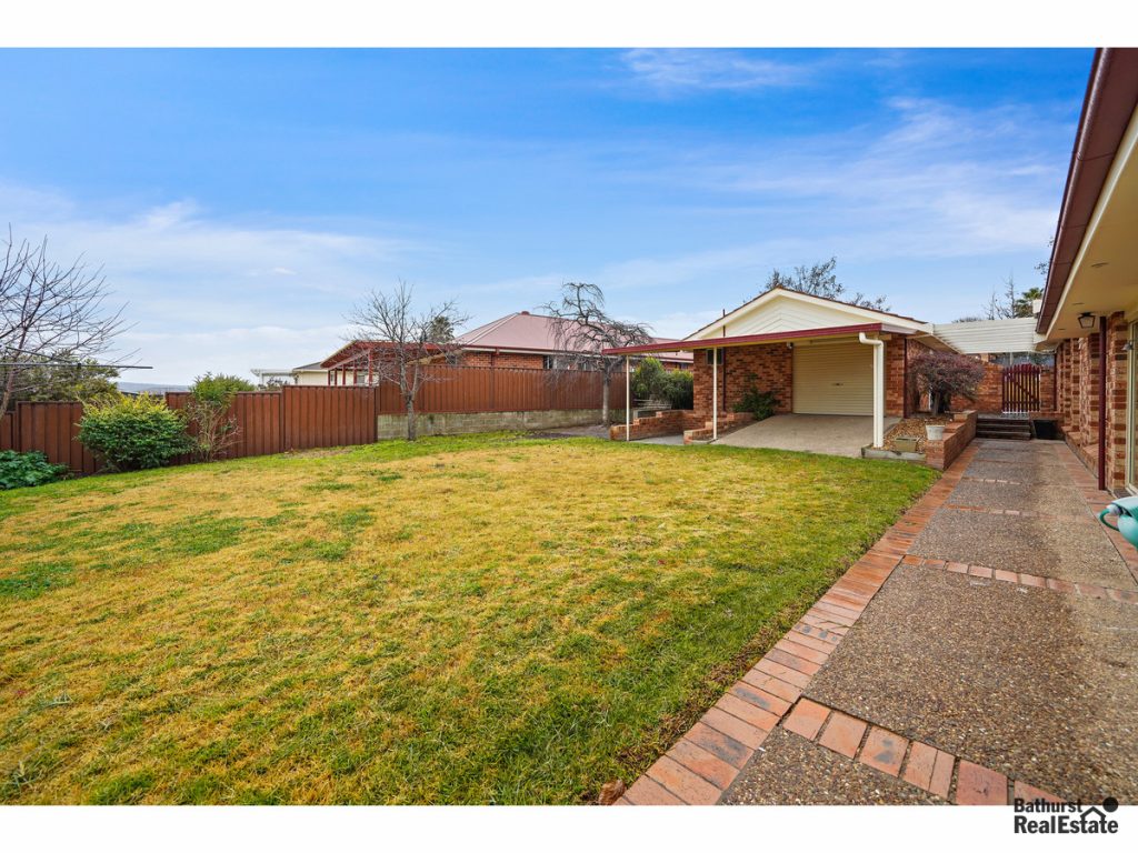 15 Messenger Street, Windradyne NSW 2795 - photo 13