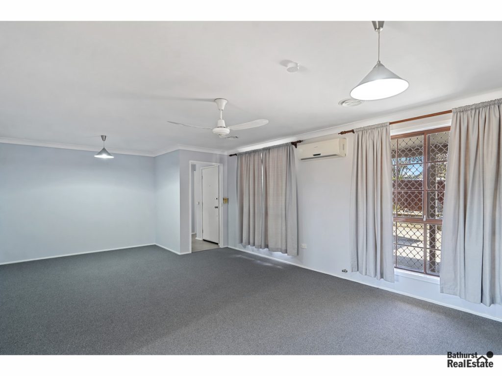 12 Elm Place, Kelso NSW 2795 - photo 5