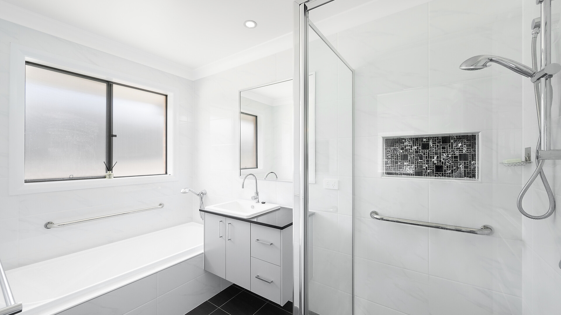 21 Young Street, Orange NSW 2800 - photo 12