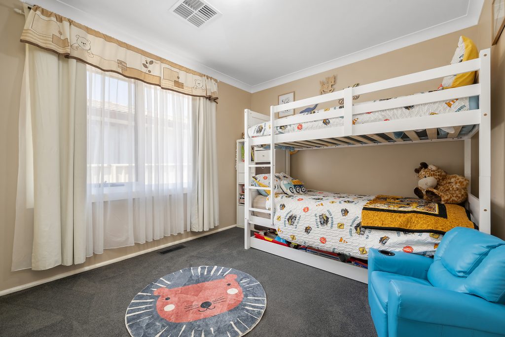 2 Lesbos Place, Orange NSW 2800 - photo 12