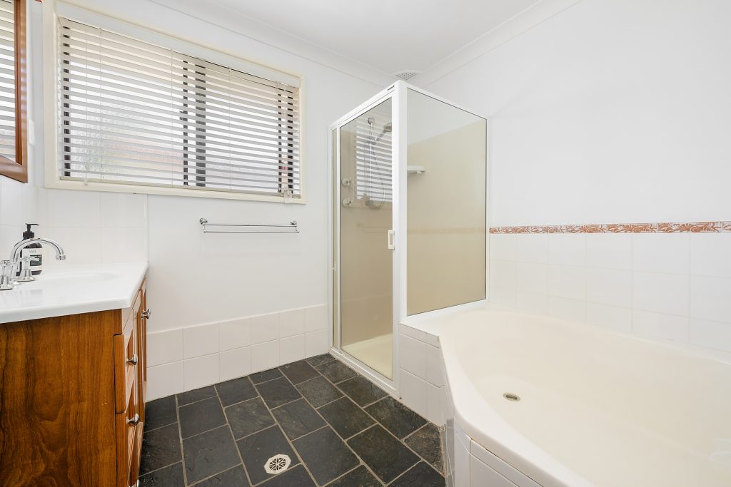 2 Lesbos Place, Orange NSW 2800 - photo 8