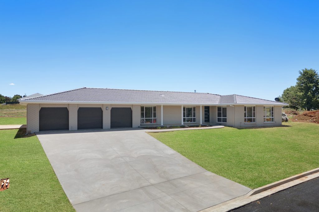 4 Clontarf Close, Orange NSW 2800 - photo 14
