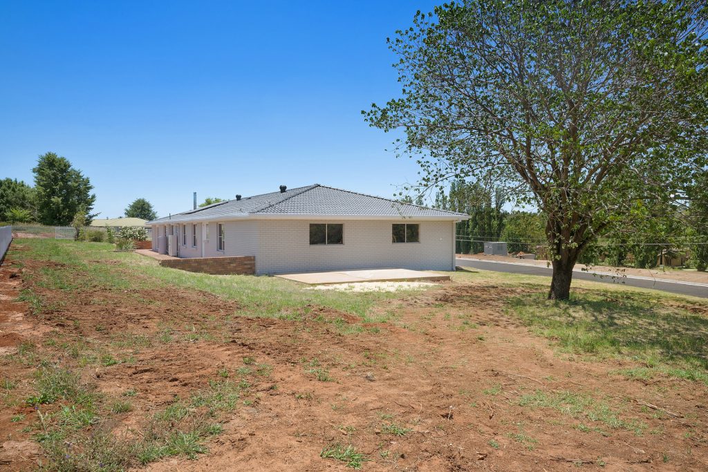 4 Clontarf Close, Orange NSW 2800 - photo 18