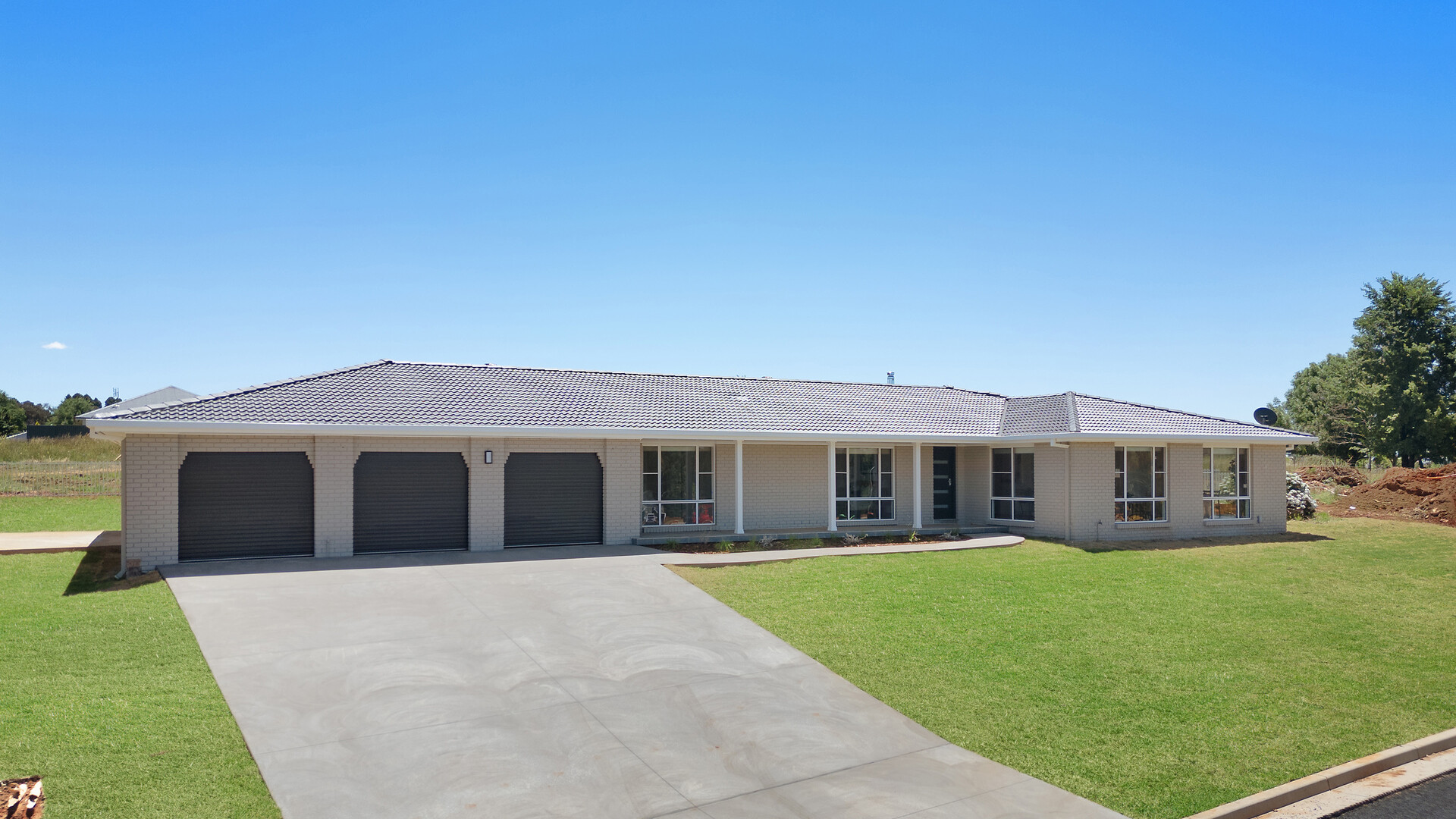 4 Clontarf Close, Orange NSW 2800 - photo 19