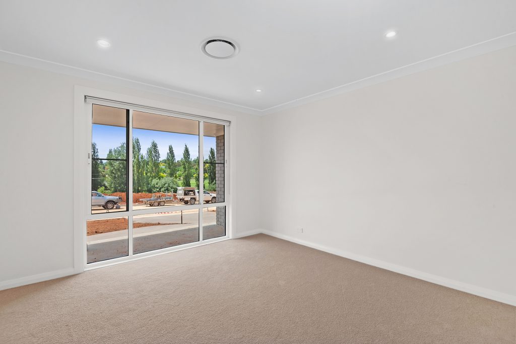 4 Clontarf Close, Orange NSW 2800 - photo 8