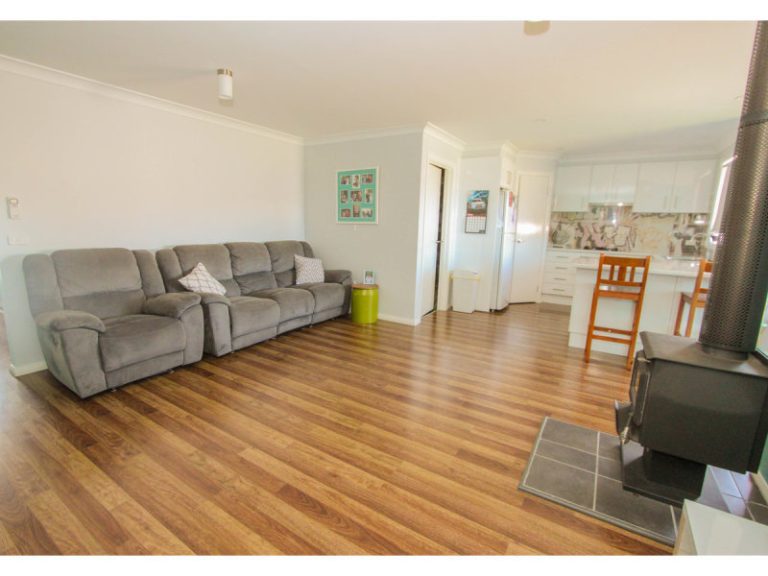 23 Amber Close, Kelso NSW 2795 - photo 6