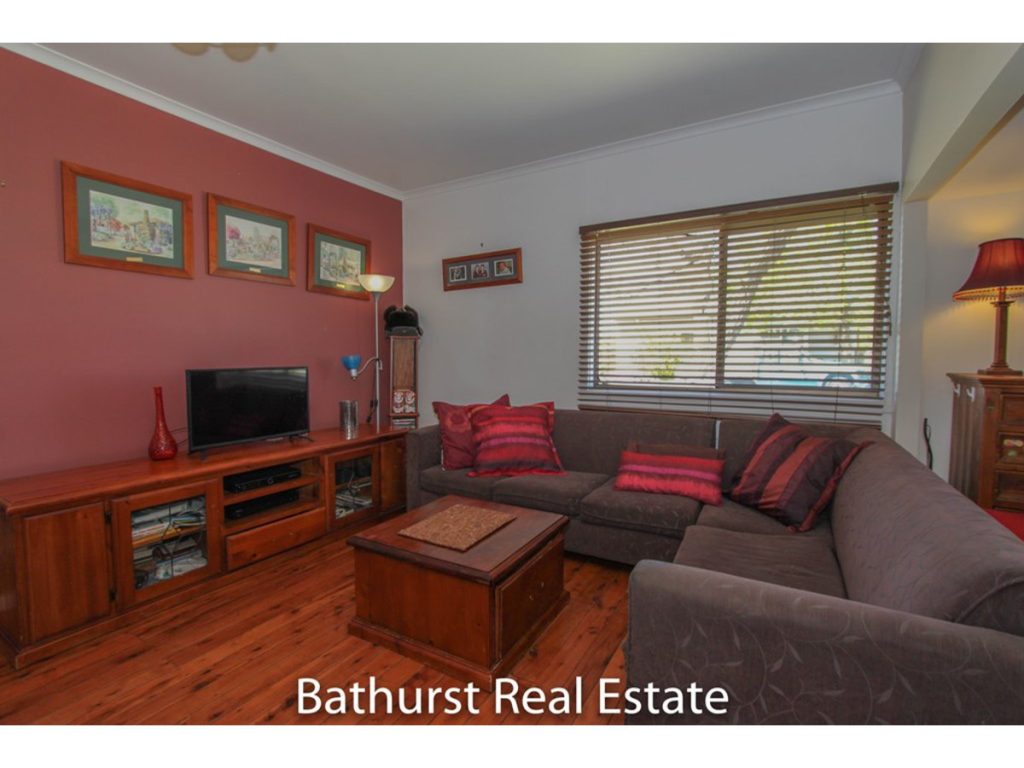 17 Moresby Way, West Bathurst NSW 2795 - photo 3