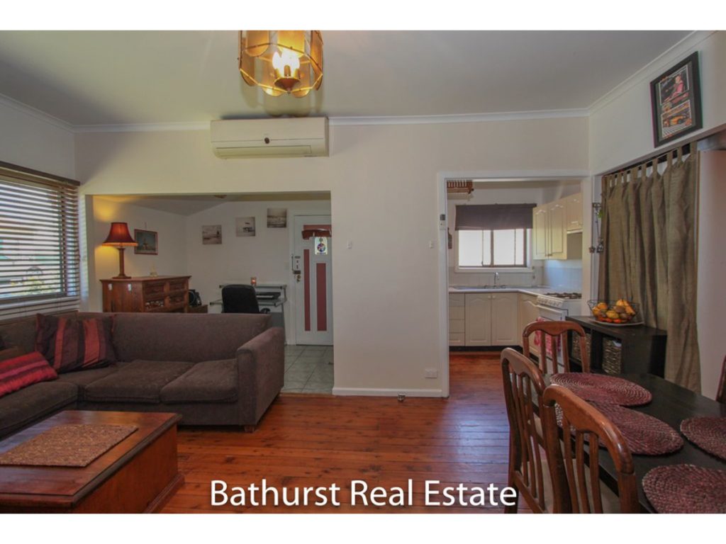 17 Moresby Way, West Bathurst NSW 2795 - photo 5