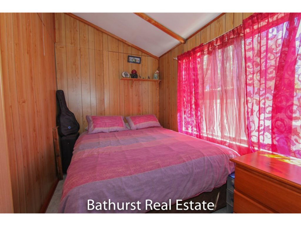 17 Moresby Way, West Bathurst NSW 2795 - photo 8
