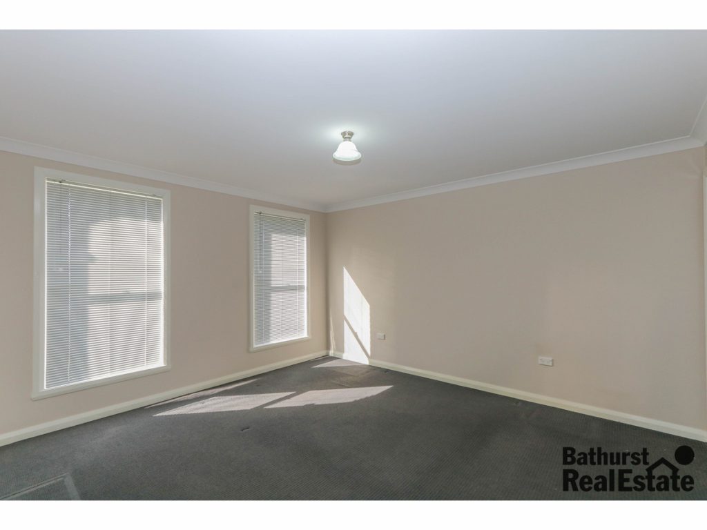 33 Federation Drive, Kelso NSW 2795 - photo 4