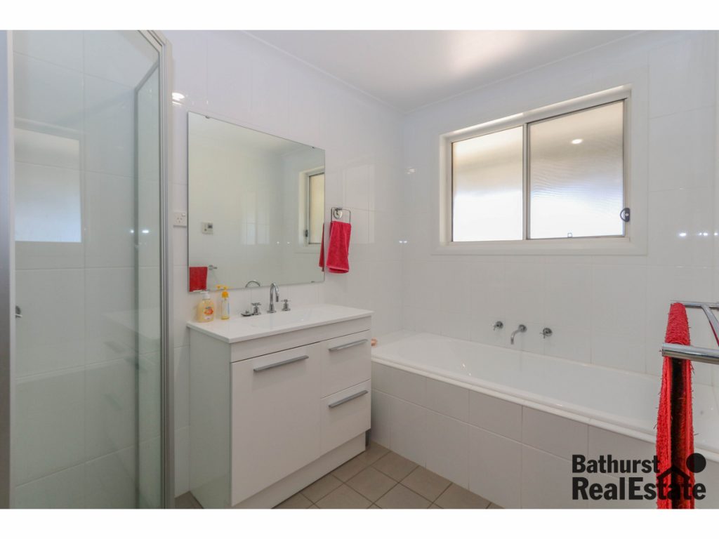 33 Federation Drive, Kelso NSW 2795 - photo 7