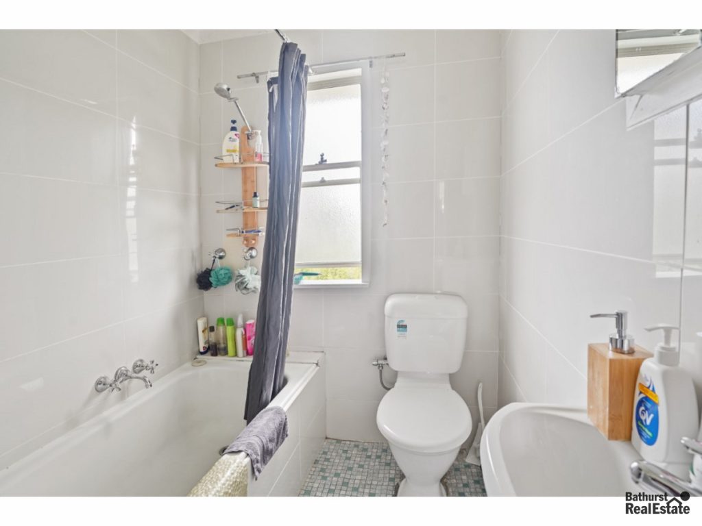 16 White Street, West Bathurst NSW 2795 - photo 4