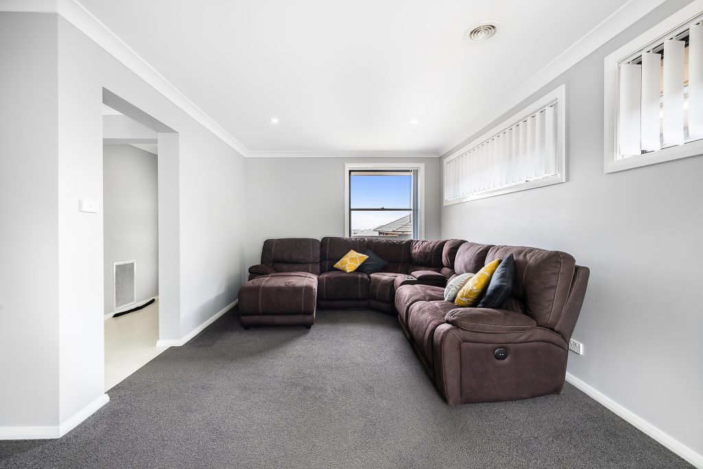 12 Whitney Place, Orange NSW 2800 - photo 4
