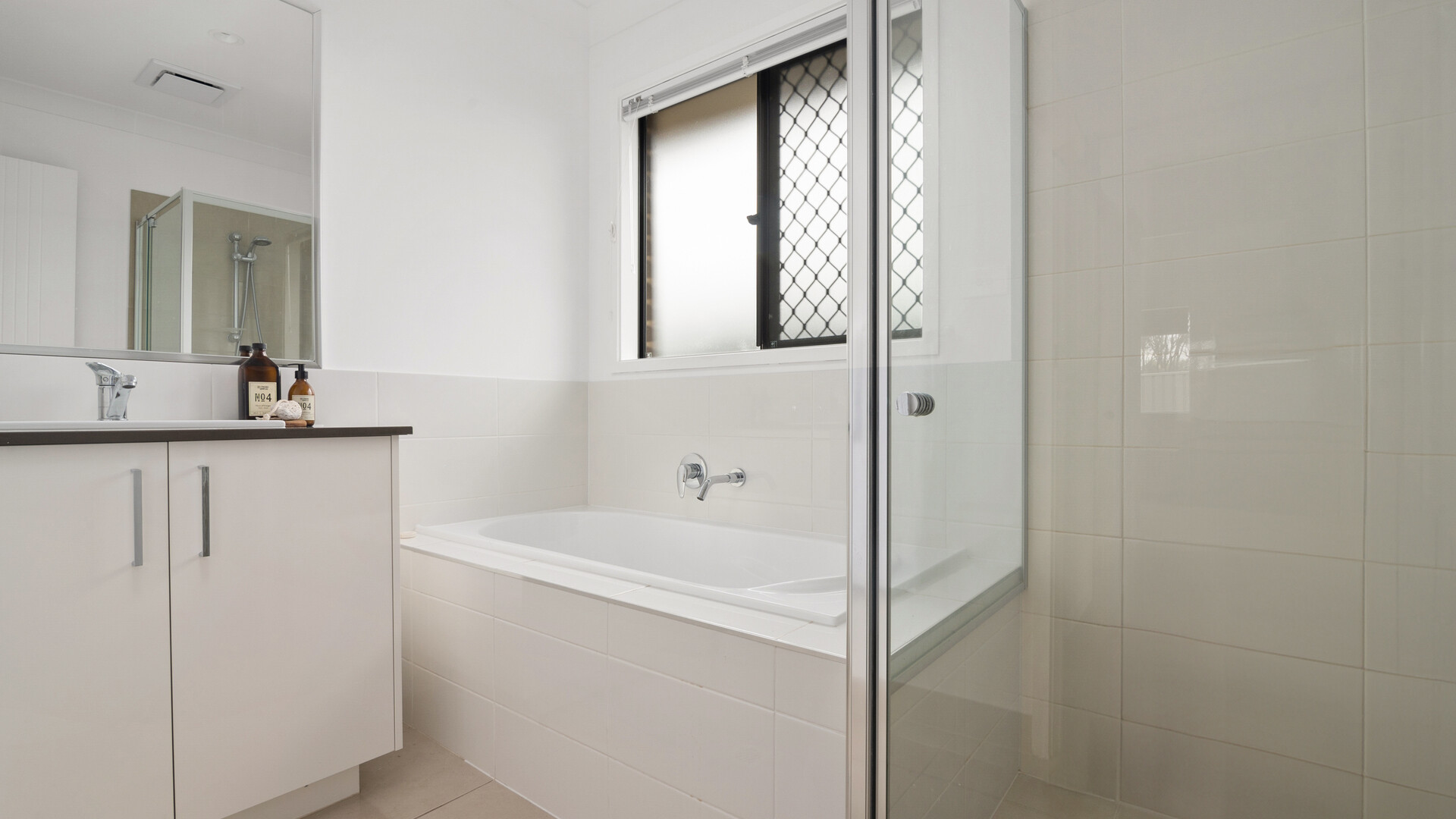 2 Bluebell Way, Orange NSW 2800 - photo 11