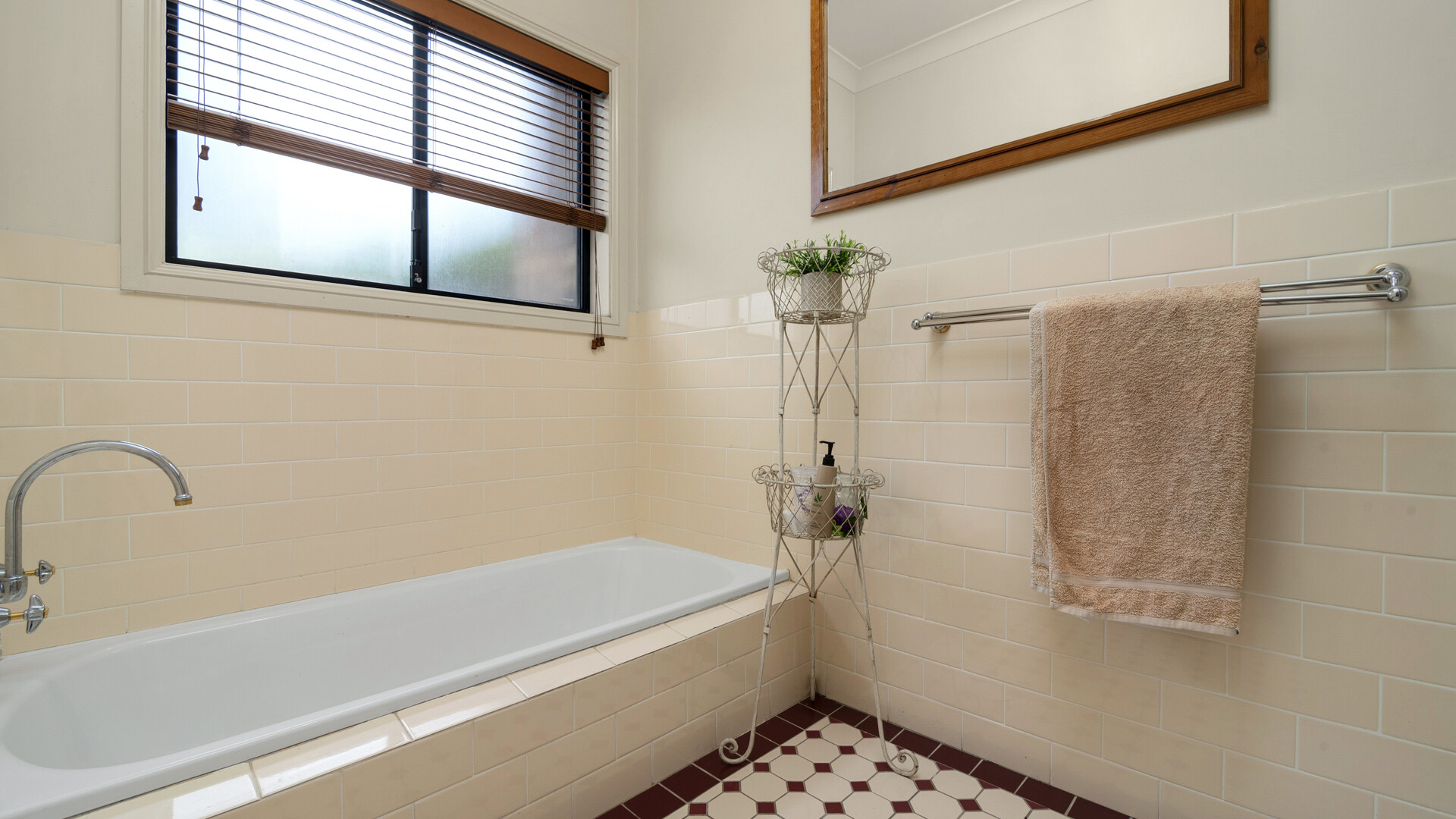24 Redgum Avenue, Orange NSW 2800 - photo 13