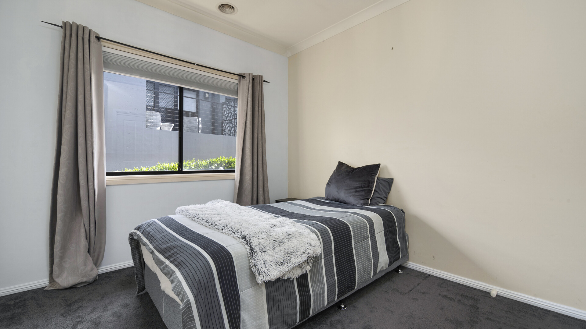 24 Redgum Avenue, Orange NSW 2800 - photo 15