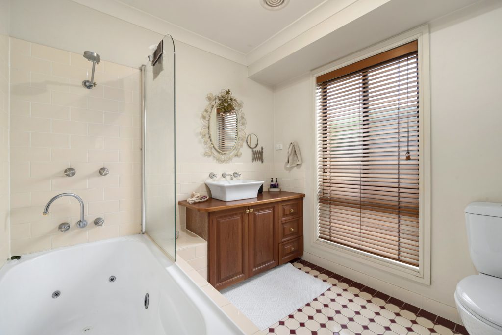 24 Redgum Avenue, Orange NSW 2800 - photo 6