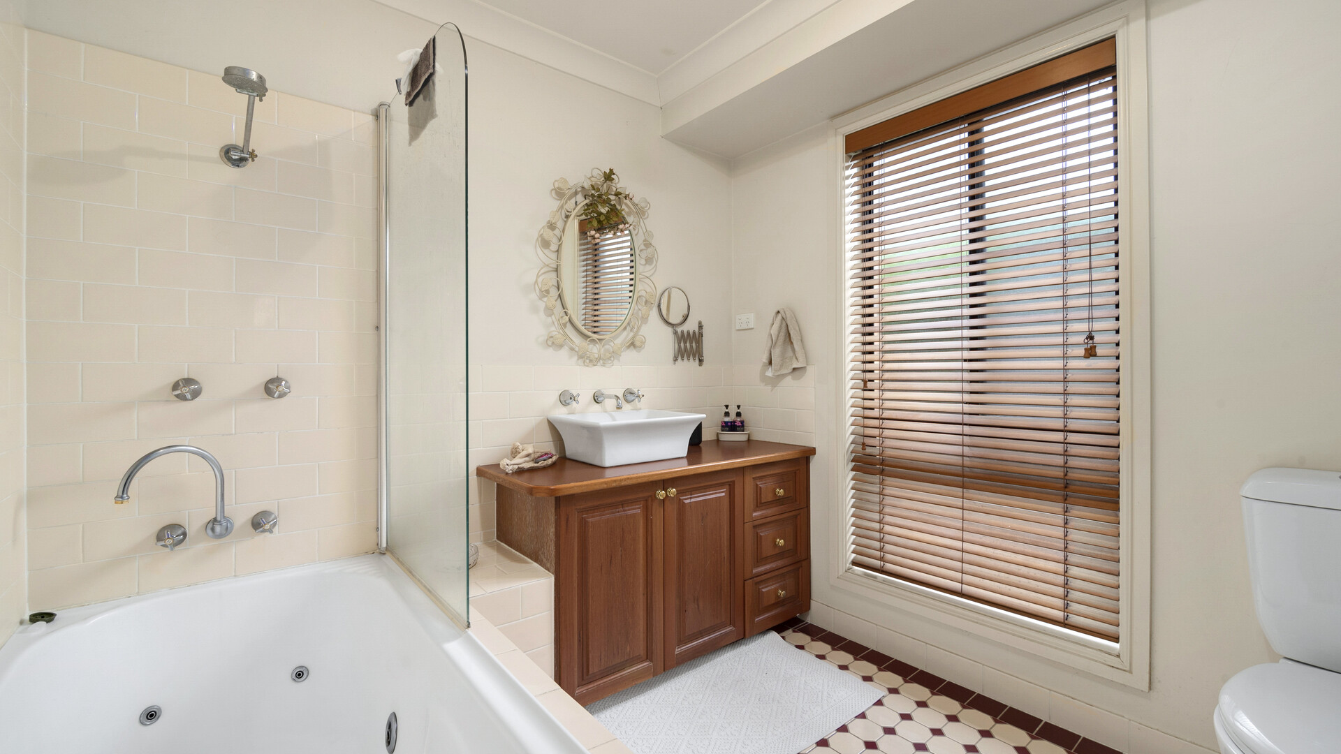 24 Redgum Avenue, Orange NSW 2800 - photo 6