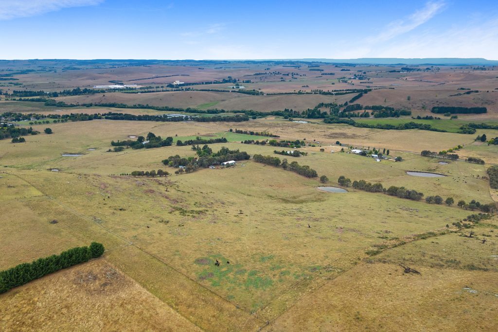 92 Hills Lane, Blayney NSW 2799 - photo 4