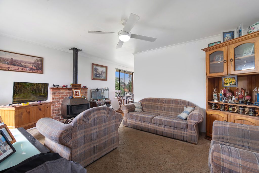 210 Suttor Street, Windradyne NSW 2795 - photo 6