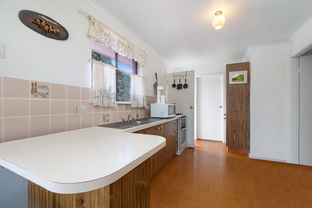 210 Suttor Street, Windradyne NSW 2795 - photo 8