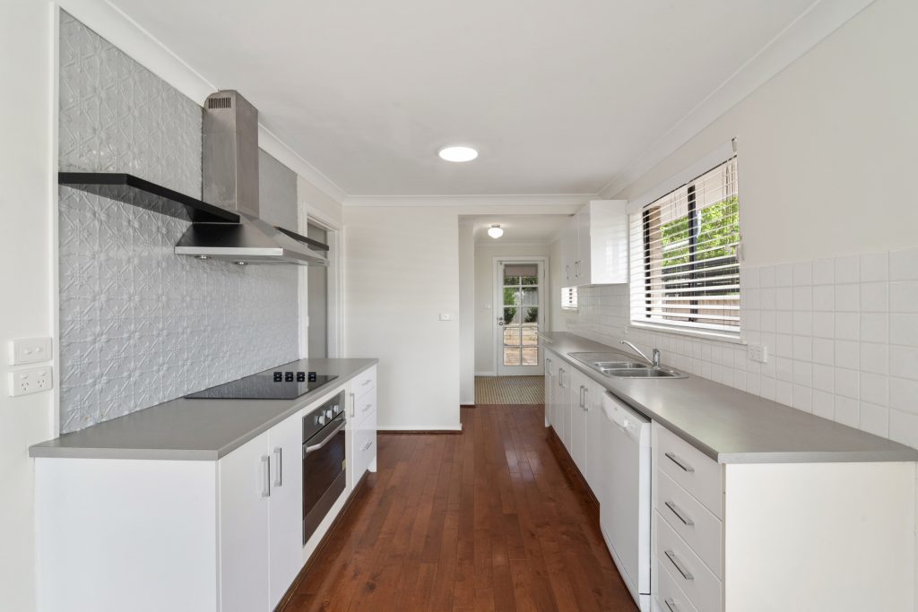 20 Pitta Pitta Place, Orange NSW 2800 - photo 2