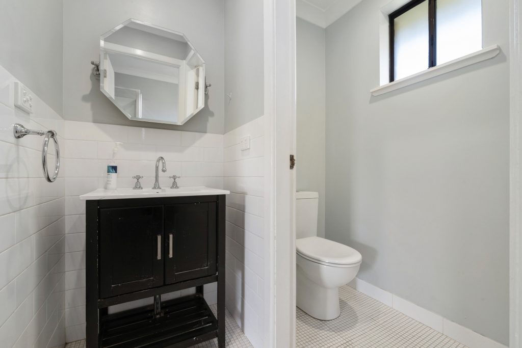 20 Pitta Pitta Place, Orange NSW 2800 - photo 5