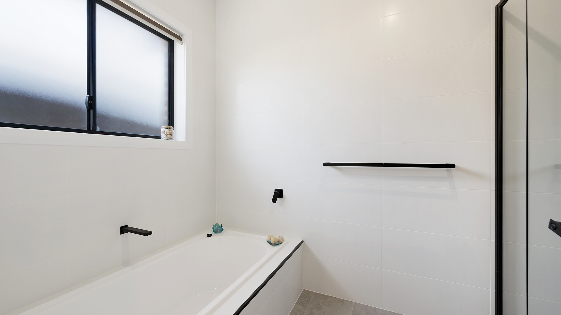 8 Hutchinson Close, Orange NSW 2800 - photo 12