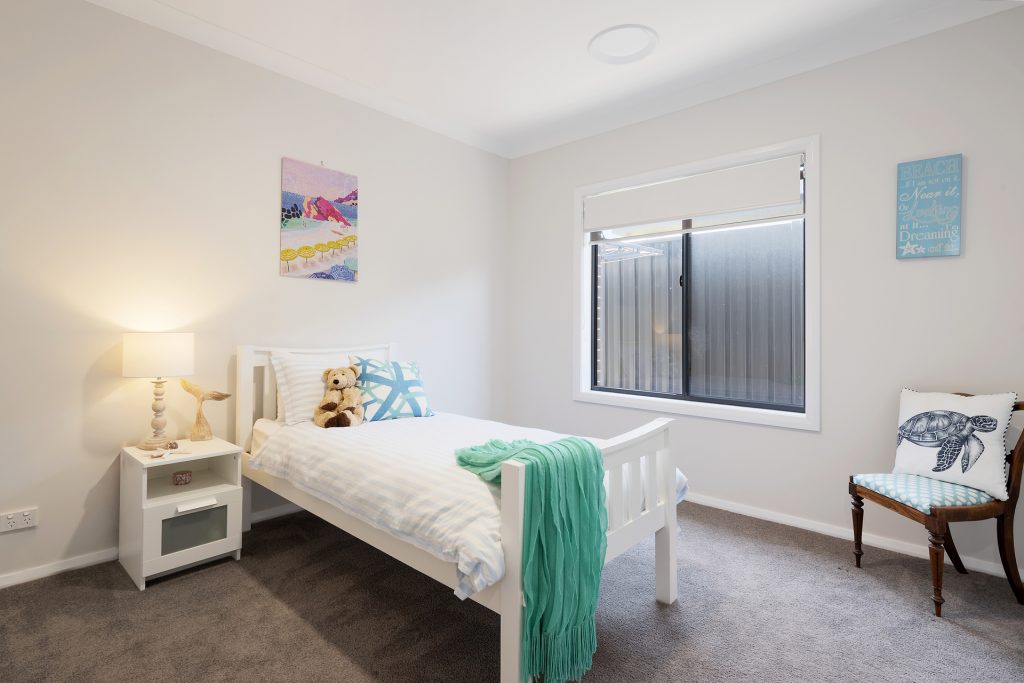 8 Hutchinson Close, Orange NSW 2800 - photo 13