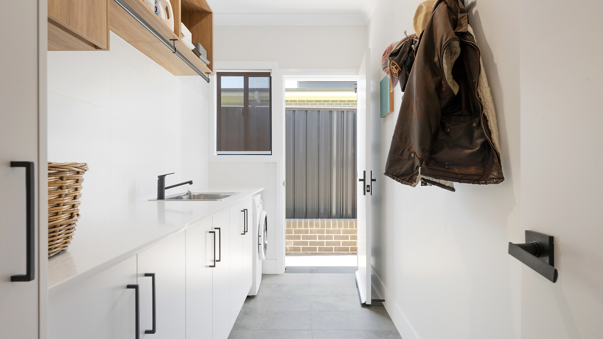 8 Hutchinson Close, Orange NSW 2800 - photo 16