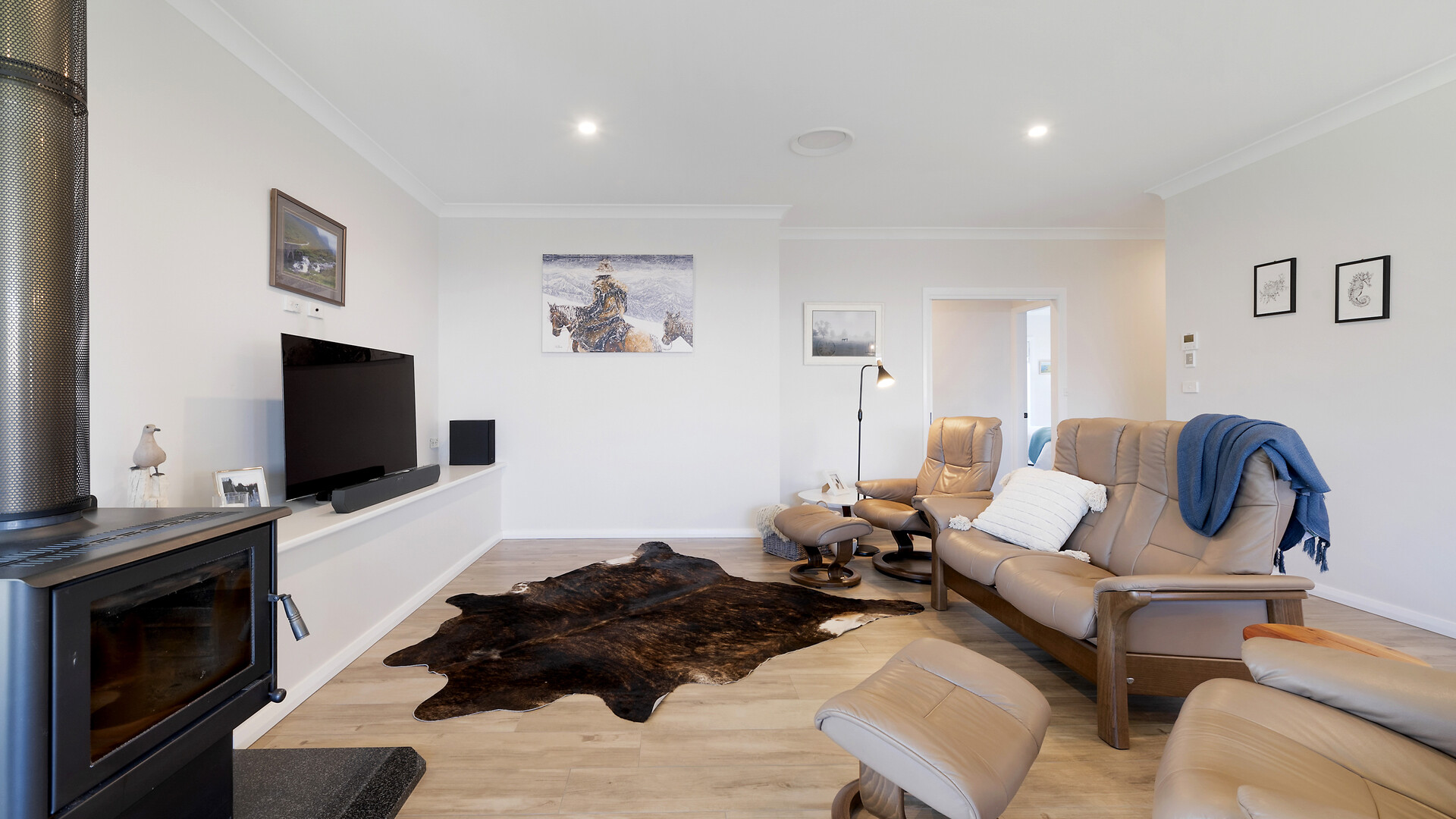 8 Hutchinson Close, Orange NSW 2800 - photo 4