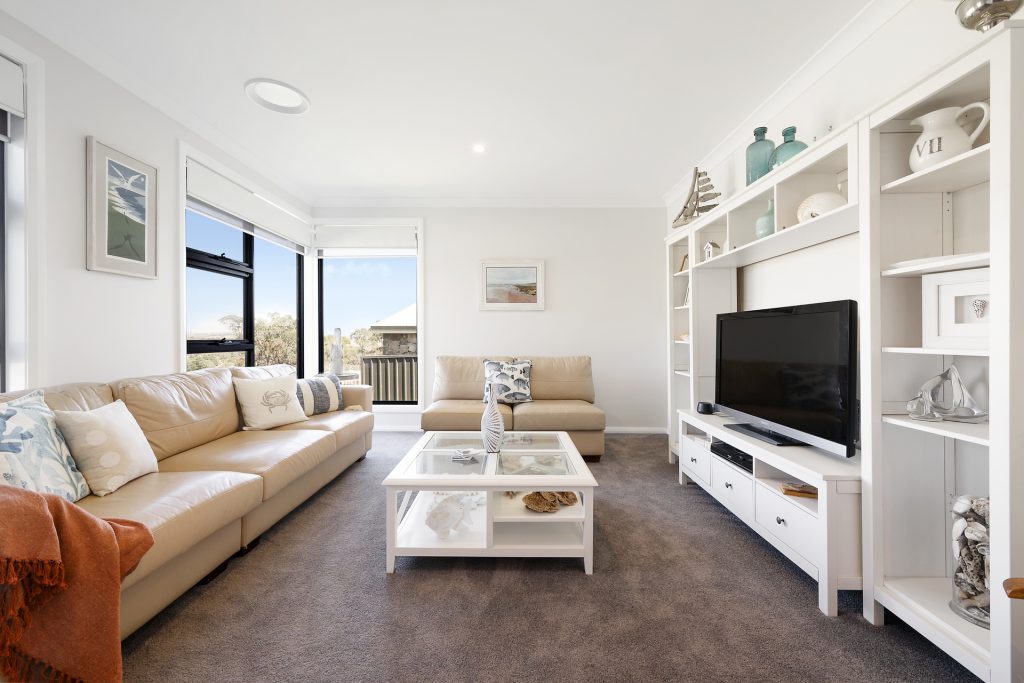 8 Hutchinson Close, Orange NSW 2800 - photo 6
