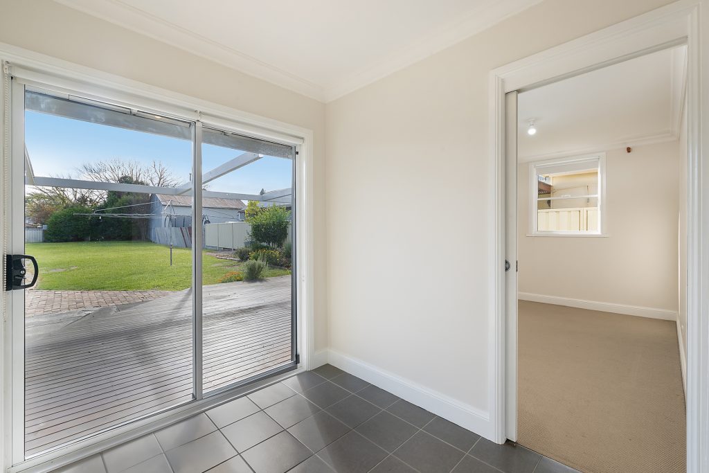 43 Icely Road, Orange NSW 2800 - photo 5