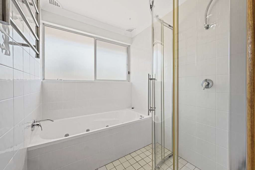 5 Campdale Place, Orange NSW 2800 - photo 11